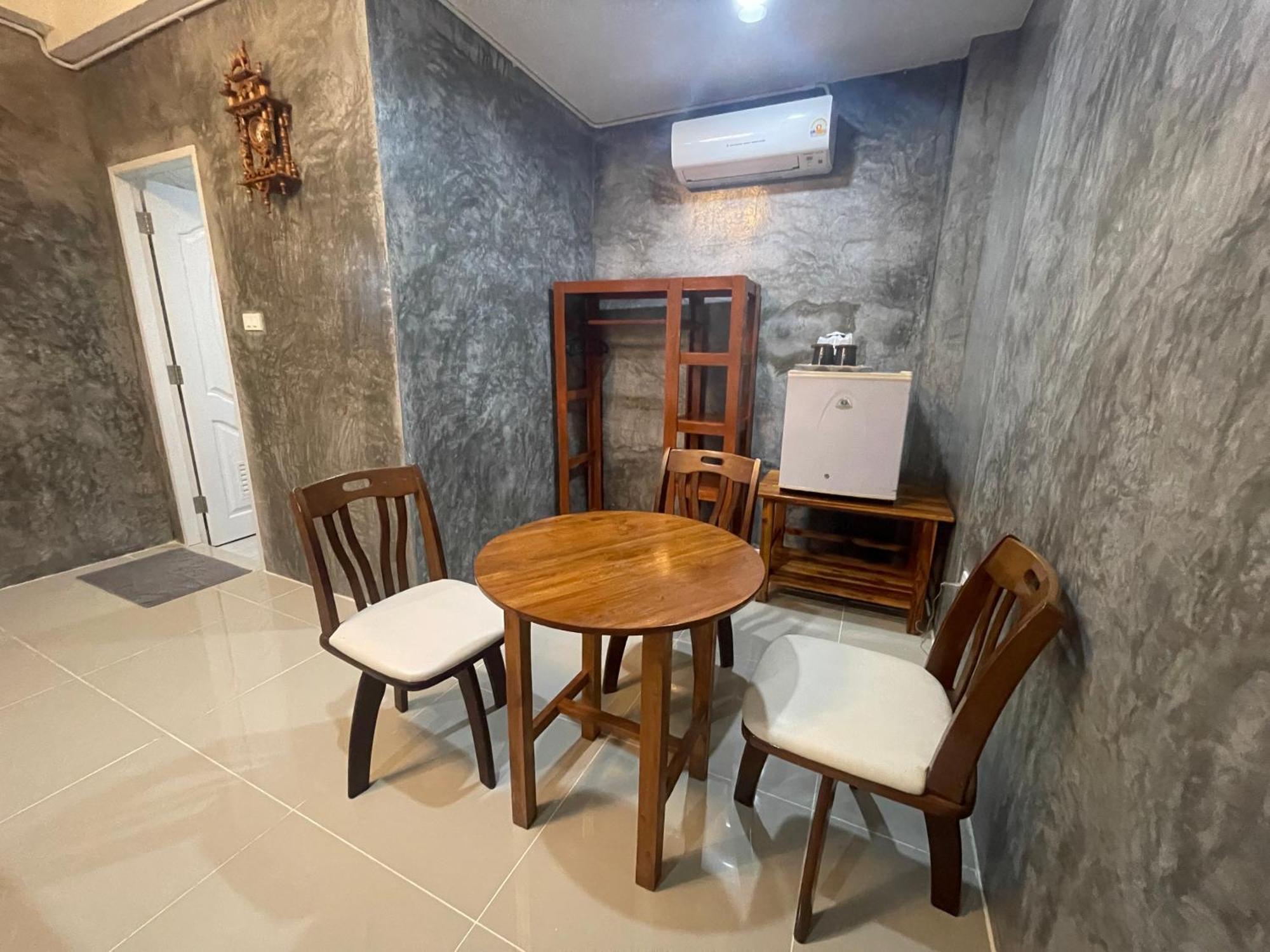 Hotel Mondee House @The Airport Thalang Exterior foto